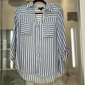 Striped blue and white blouse button-down ¾ sleeves